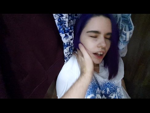 ❤️ Megtaláltam a nővéremet a szekrényben, és segítettem neki elélvezni. ❌ Szex at hu.sex00.top ❌